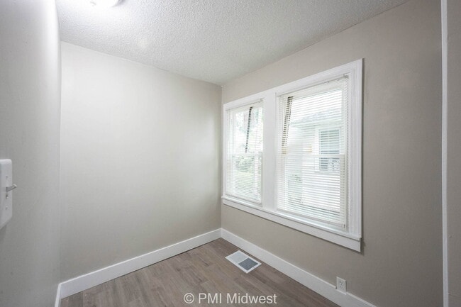 Photo - "Charming Urban Retreat: Cozy 1-Bedroom Ap... Unidad A