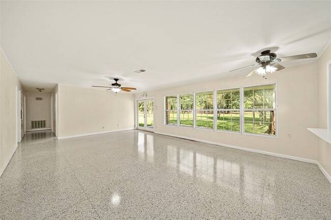 Building Photo - 8710 West Ln