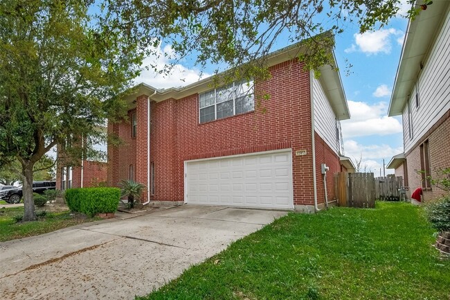 Photo - 13915 Maleewan Ln