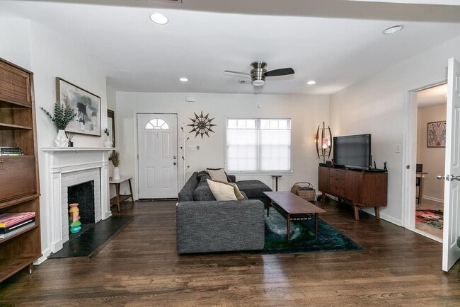 Photo - 518 Erin Ave SW
