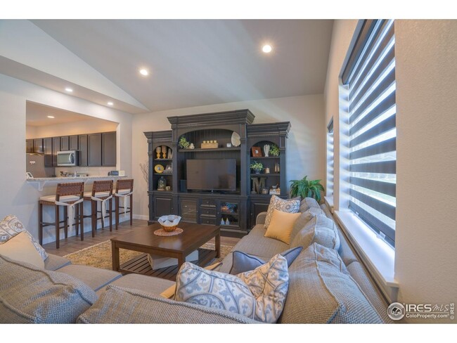 Photo - 294 E Chestnut St