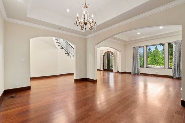 Photo - 512 Lakeview Way