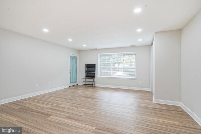 Photo - 4617A Aberdeen Dr