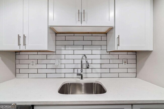 Photo - 1447 Southland Vista Ct NE