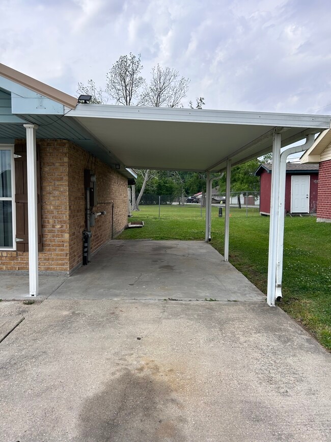 Photo - 2704 Sieglinde Ct