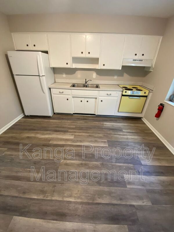 Photo - 612 Prosperity Farms Rd Unit 2