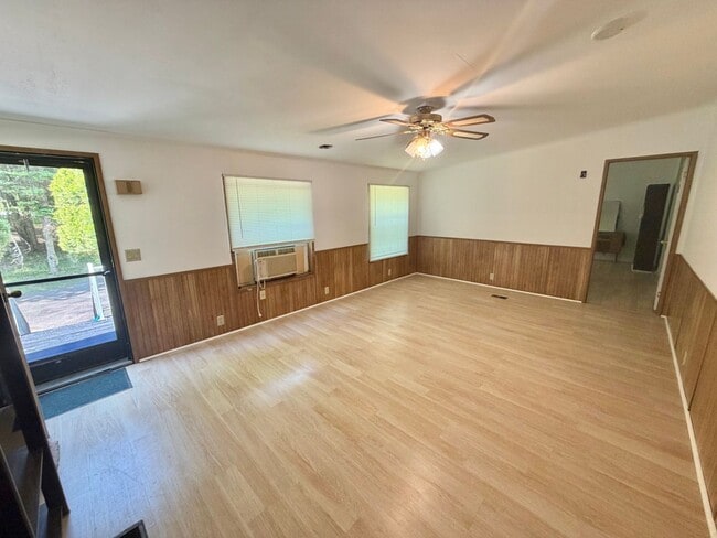 Photo - 166 Smith Ln