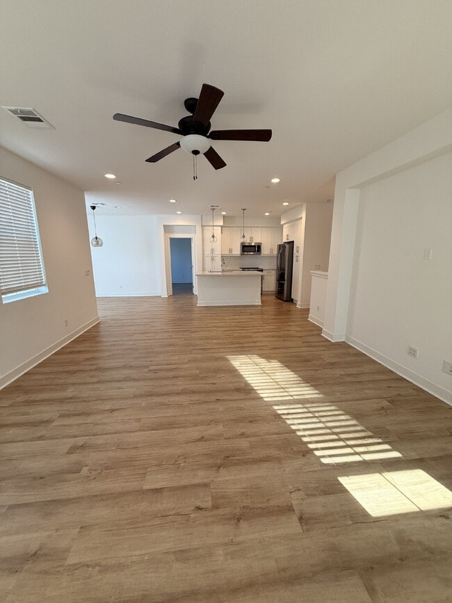 $4,100 - 3 Bed/ 3 Bath Modern Townhome in Santee