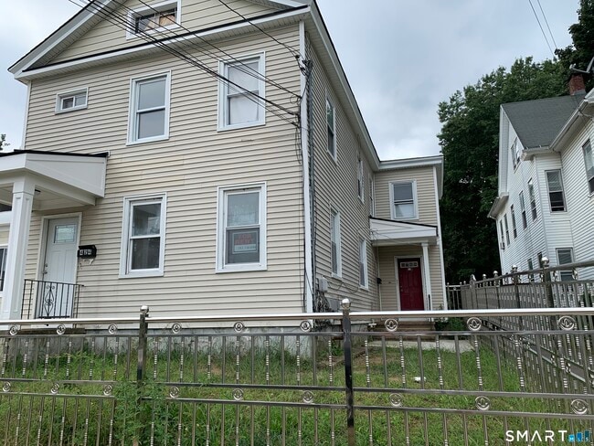Building Photo - 424 Dixwell Ave Unit 1