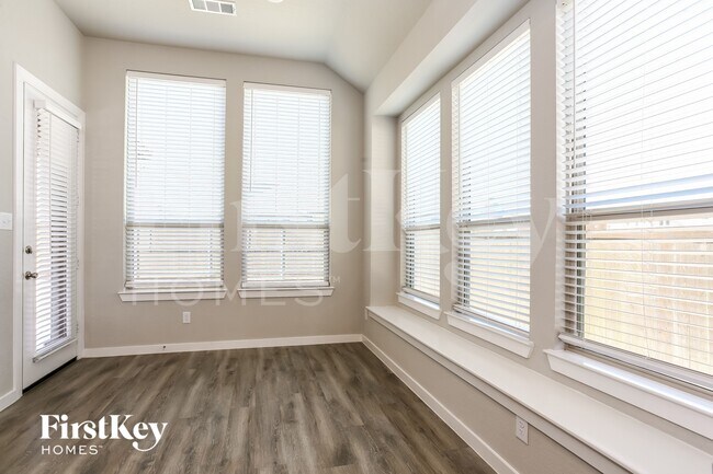 Photo - 1714 Voltera Dr