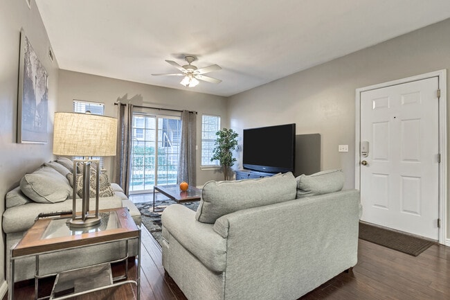 Photo - 421 Belmont Pl