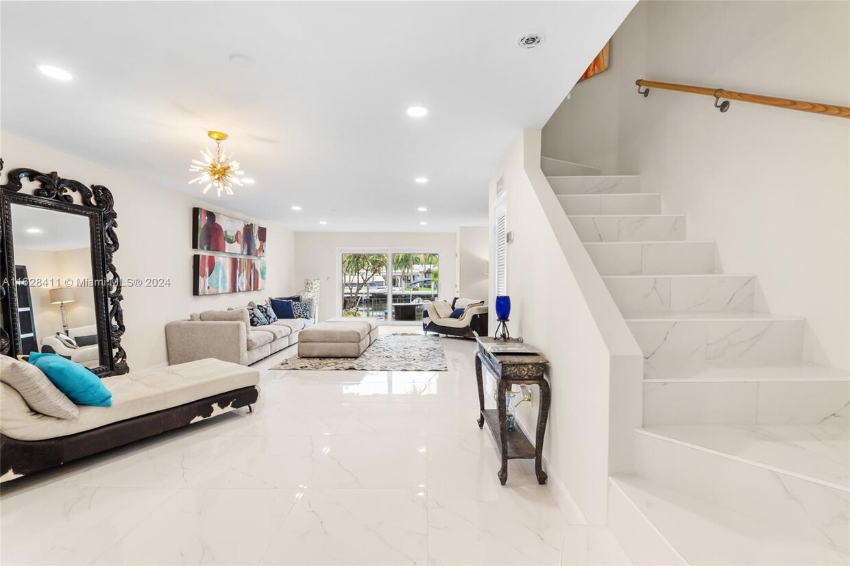 Photo - 1991 NE 123rd St (North Miami, FL)