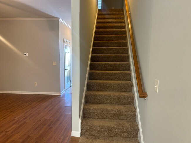 Photo - 3 Bedroom Townhome off River Watch Pkwy