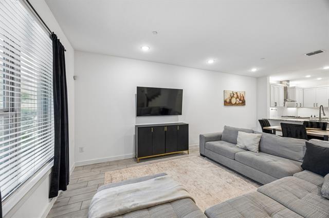Photo - 1425 Alberti Ave