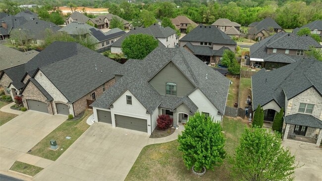 Photo - 609 SE Hendrix St