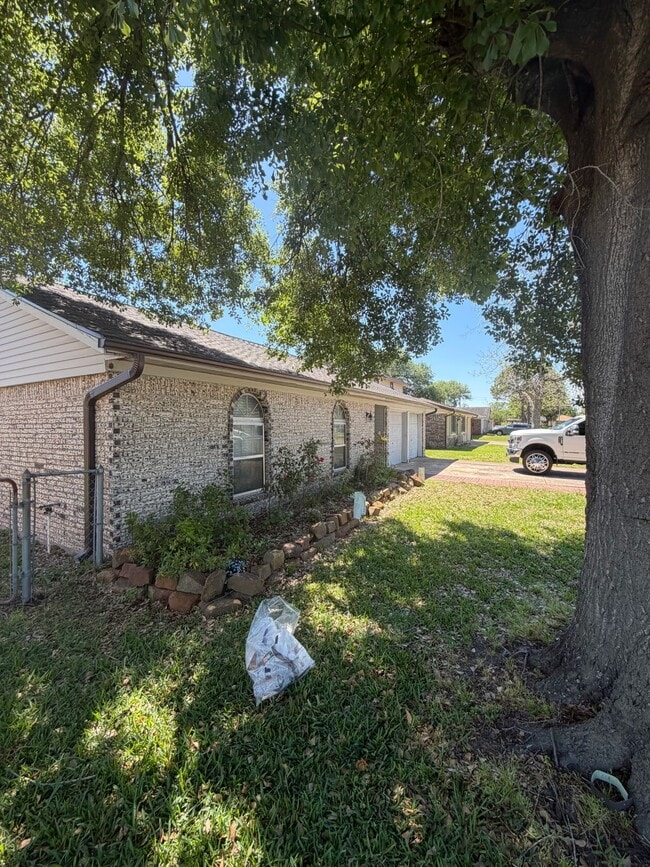 Photo - 10014 Carlow Ln