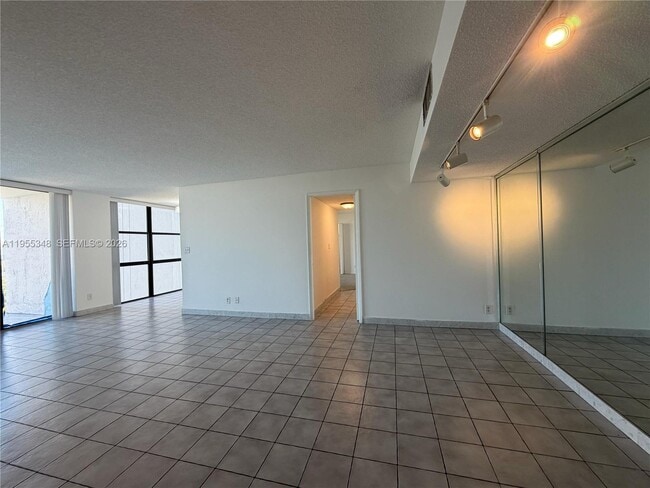 Photo - 18181 NE 31st Ct Unit 1405