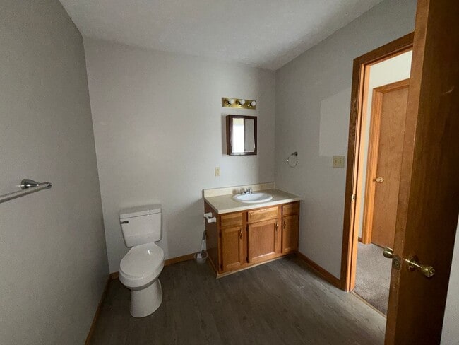 Photo - Southwood Dr SW - 782-784 Unit 782