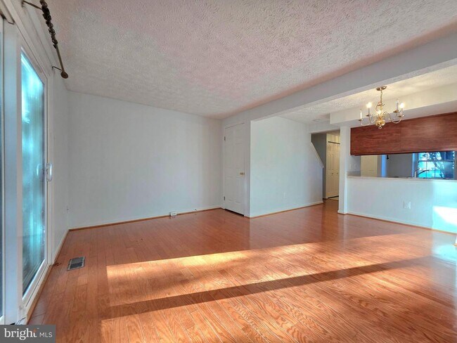 Photo - 8557 Koluder Ct