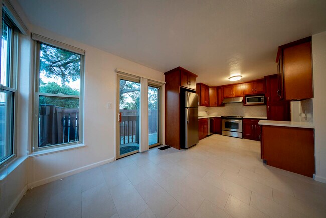 Photo - 2022 Ascot Dr
