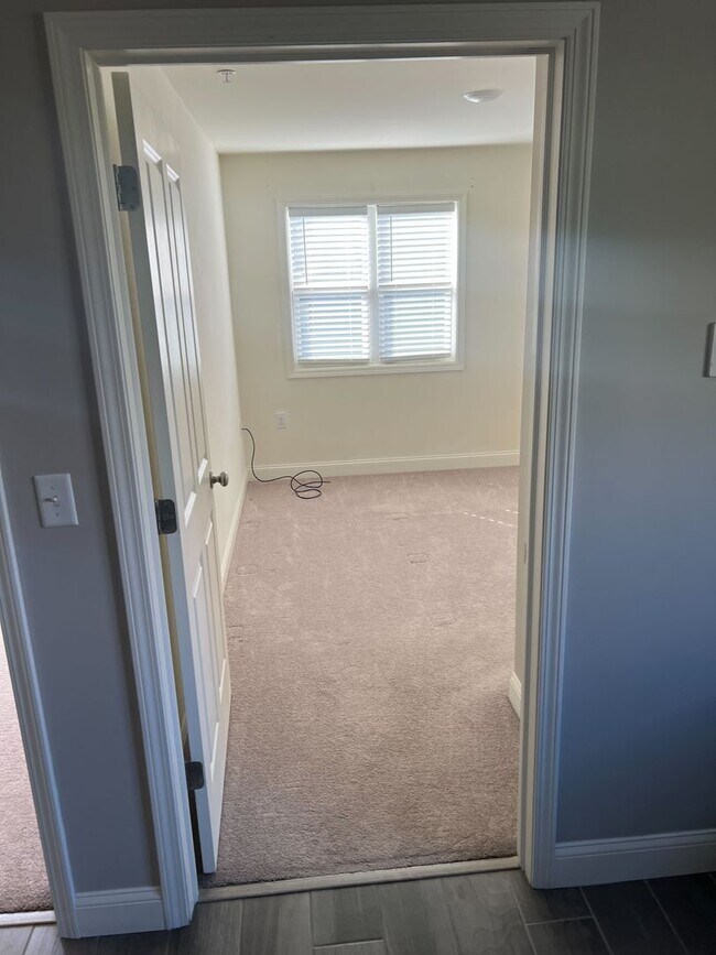 Photo - 1047 Broadway Unit 6