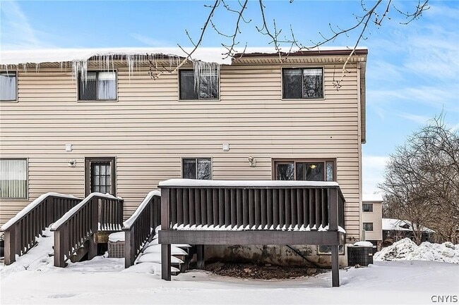 Photo - 364 Cameco Cir