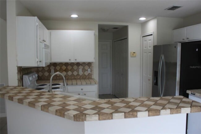 Photo - 213 Southbridge Cir