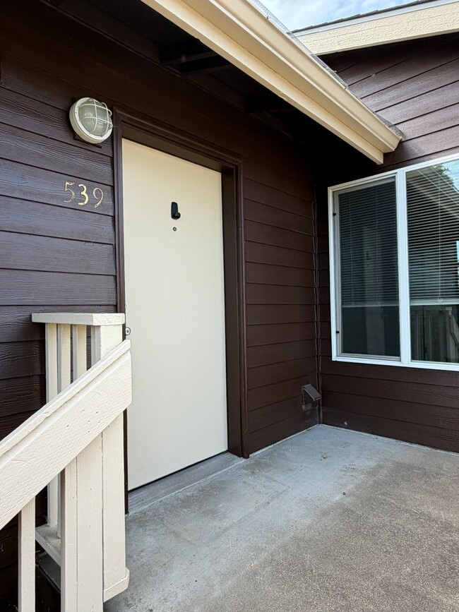 Photo - (560) 21st Street Duplex - 2 Bedroom / 2 Bathroom Unit 539