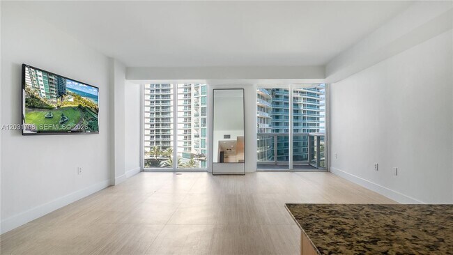 10275 Collins Ave Unit 905