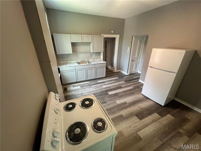 Photo - 3135 Chippewa St Unit 3135-1F