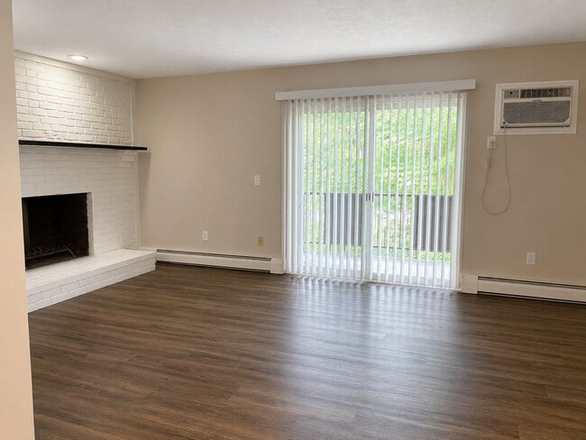 Photo - 2065 Sutton Ave