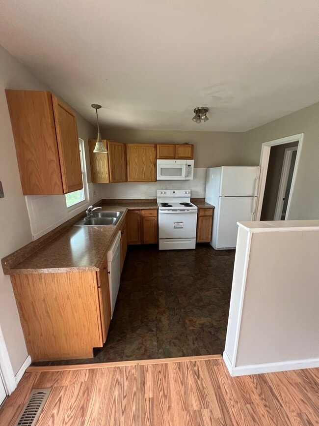 Photo - 304 Brightsand Ct