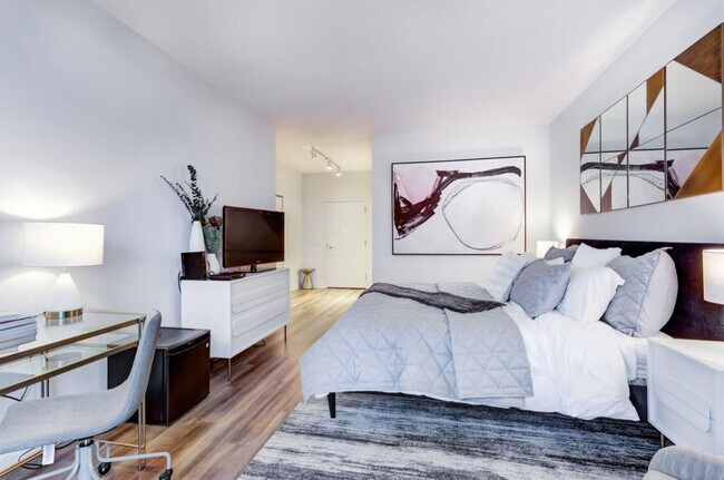 Building Photo - 846 W Blackhawk St