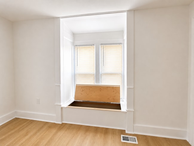 Photo - 741 Walnut St