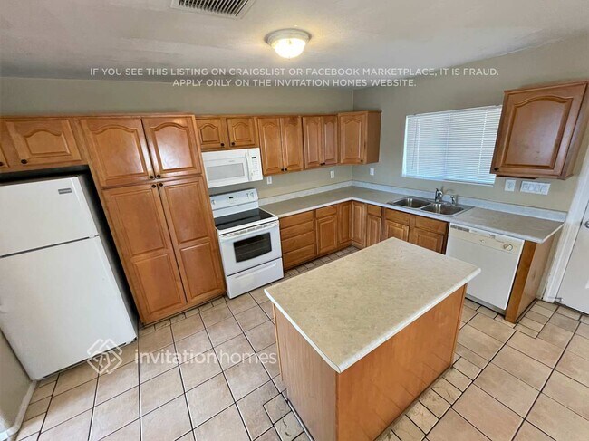 Photo - 6940 W Catalina Dr