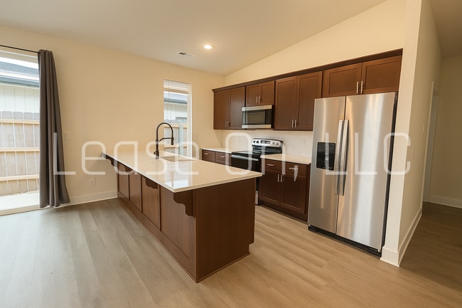 Photo - Spacious 3 Bedroom Home in Chalet Ridge with Large Yard