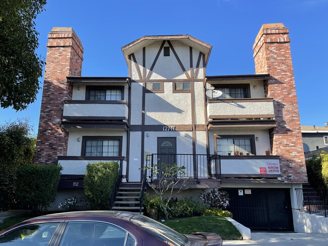 Building Photo - 12630 Mitchell Ave Rental