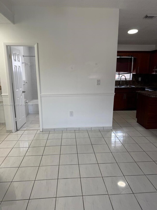 Photo - 2212 W 74th St Unit 201-28