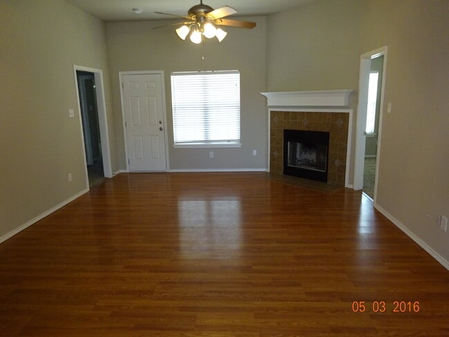 Photo - House Located Near Frenship Schools & Close Access to 82nd & Marsha Sharp Fwy!