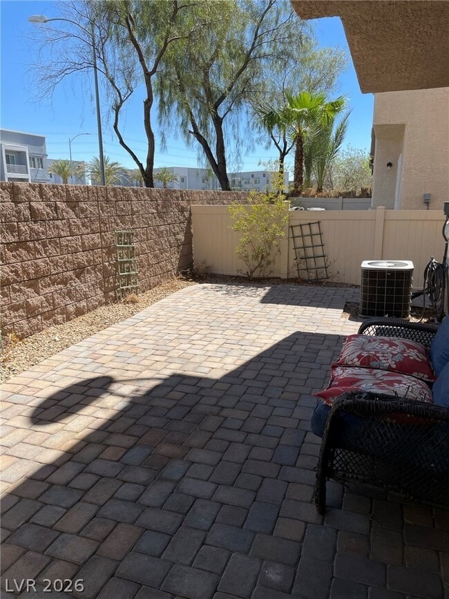 Photo - 1274 Capital Gains Dr