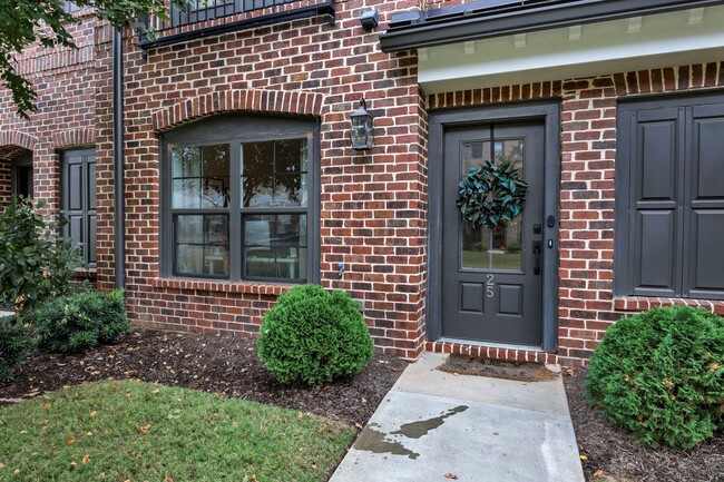 3 Bedroom, 3.5 Bath Townhouse in the Growi... - 3 Bedroom, 3.5 Bath Townhouse in the Growi...