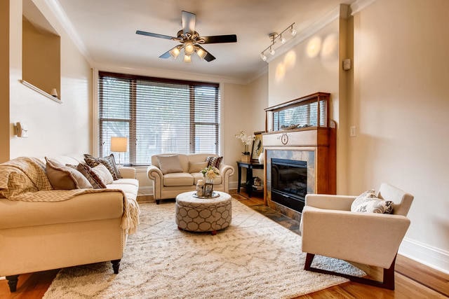 1st floor living room - 1816 W Newport Ave