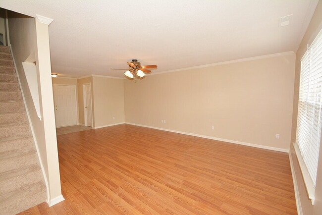 Photo - 7317 Kimble Dr