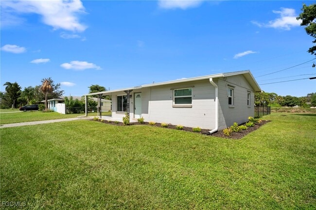 Photo - 211 E Jasmine Rd