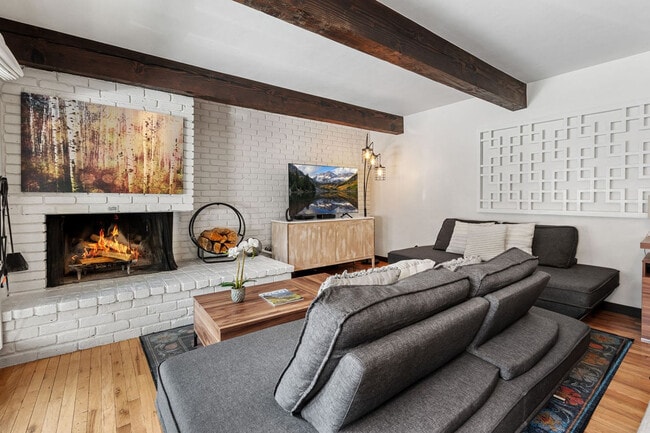 Photo - 1039 E Cooper Ave Unidad ID1339918P