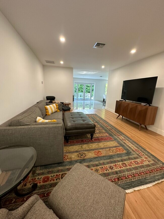 Photo - 1511 Robbia Ave