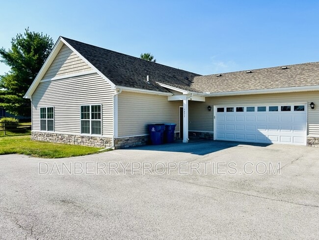 Building Photo - 1477 River Park Ln Rental