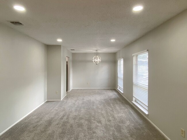 7146 Spring Grove Dr