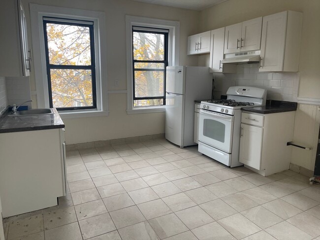 Photo - Available now or Dec, Jan MASSIVE TOP FLOO...