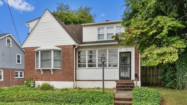 Building Photo - 16 Boxwood Rd Rental